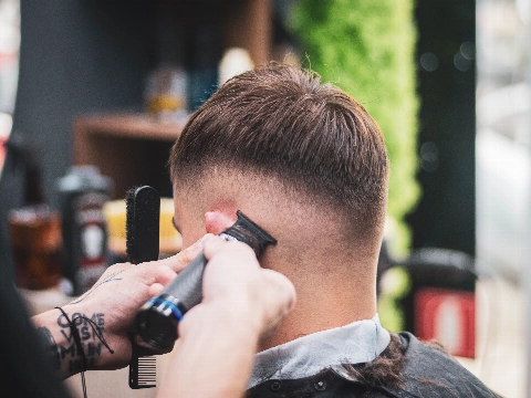 DENK zet vraagtekens bij vergunningplicht voor kappers in centrum