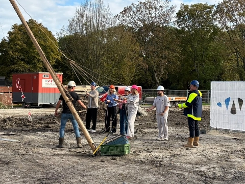 Timpaan en toekomstige bewoners vieren start bouw Woodstock