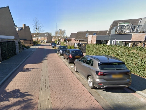 Bewoners vrezen dat laadpalen zes van acht parkeerplekken opslokken