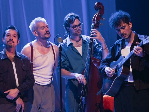 Heijmans en Vrienten verbinden folk en blues met kleinkunst in de Stadsgehoorzaal