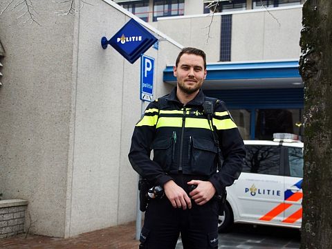 Jeffrey van Uffelen aan de slag als wijkagent in Maassluis
