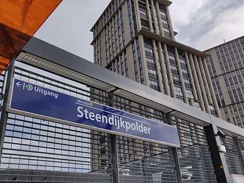 Reizigers willen meer fietsenrekken bij station Steendijkpolder