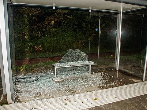 Opnieuw twee bushokjes vernield in Maassluis