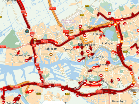 Verkeersinfarct rondom Rotterdam na ongeval A15