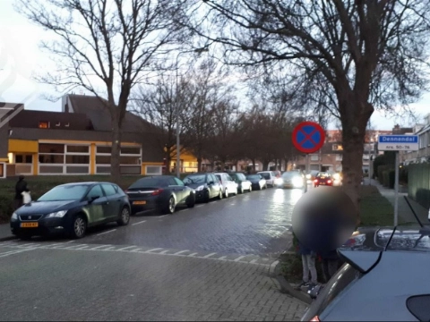 Automobilisten in overtreding bij scholen Dennendal