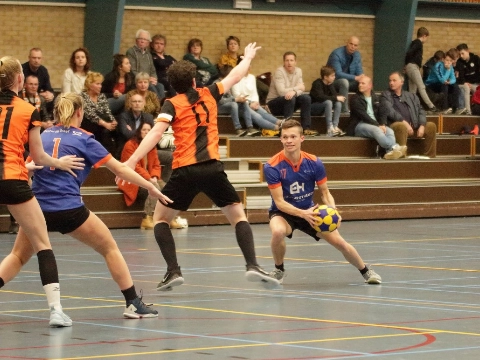Koploper c.k.c. Maassluis hard onderuit in topper