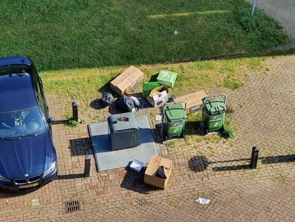 Ergernis over afval naast containers