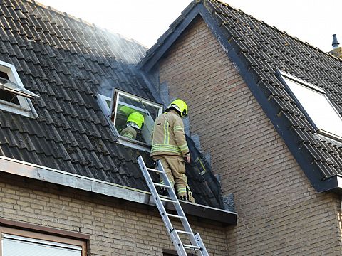 14-jarige jongen veroorzaakt brand in dak