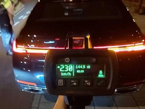 Automobilist raakt rijbewijs kwijt na laagvliegen over de A4