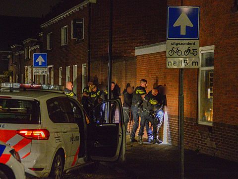 Politie trekt wapens bij aanhouding jongeren in Maassluis