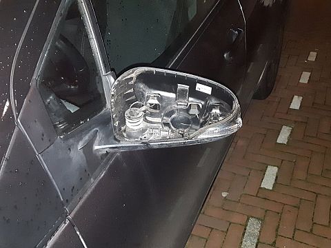 Vijf jongeren aangehouden voor vernielen van autospiegels