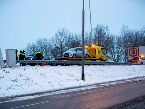 Glijpartij op de A20 bij Maassluis