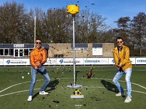 C.k.c. Maassluis sluit twee dj&rsquo;s op in glazen huis