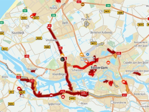 Lange files op A4 en A15 na verschillende aanrijdingen