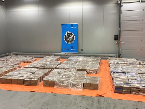 Ruim 4000 kilo coca&iuml;ne onderschept in de Rotterdamse haven