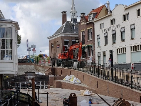 Migrantenhotel aan de Wip ontruimd en gesloten