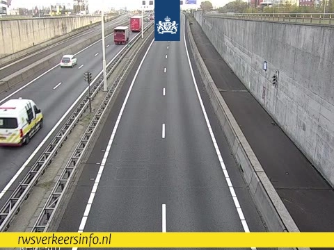 Tunnelbuis Beneluxtunnel dicht door ongeval