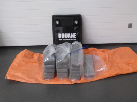 Douane vindt 32 kilo cocaïne in koelmotor