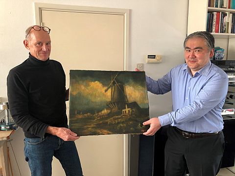 Bijzonder toeval brengt schilderij Henk Fortuin terug in Maassluis