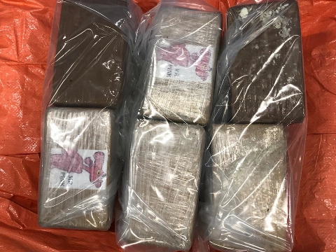 Douane onderschept twee partijen coca&iuml;ne