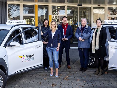 Feestelijke opening Argos Mobiel in Maassluis