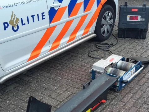 Mes aangetroffen bij bromfietscontrole in Maassluis