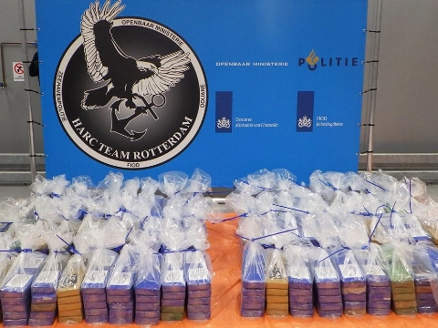 Douane onderschept 600 kilo coca&iuml;ne tussen slippers