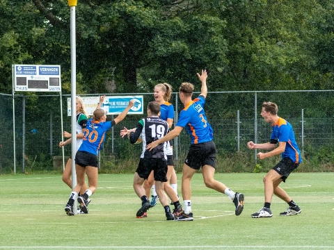 Rouwend CKC Maassluis pakt overwinning