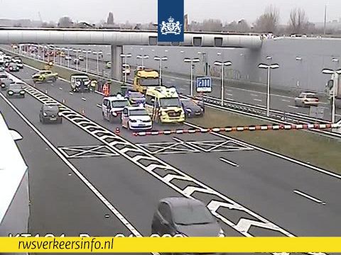 Ketheltunnel dicht na ongeval; file ook op A20