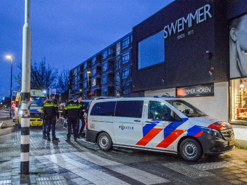 Man belandt in water aan P.C. Hooftlaan