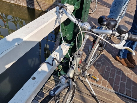 Eerste dienstreis van de Trekschuit dit jaar - met hindernis