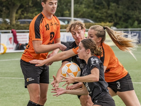 Nipte nederlaag voor korfballers Maassluis