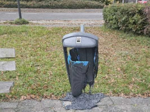 Meer dan 20 afvalbakken in brand gestoken