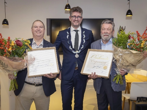Gemeente Maassluis reikt erepenning uit aan Marcel van Raaij en Gert Rikhof
