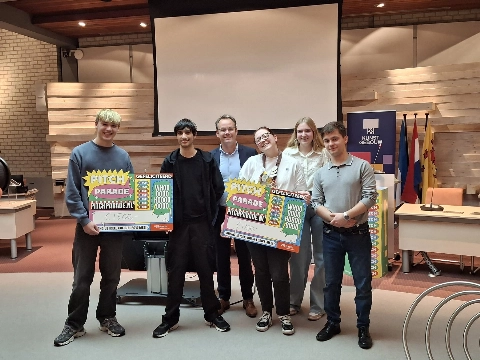 Ideeën van jongeren beloond met cheque tijdens eerste Pitch Parade