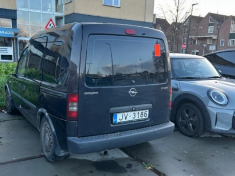 Eigenaar gezocht van geparkeerde auto