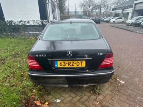 Weesauto weggesleept, wie is de eigenaar?