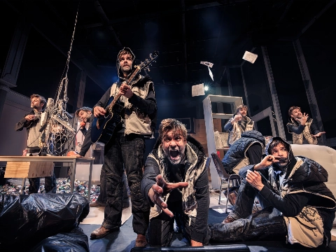 Steyn de Leeuwe maakt voorstelling over het leven op straat