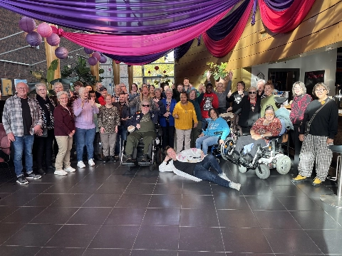 Theaterbende brengt humoristische voorstelling Snorro op de planken