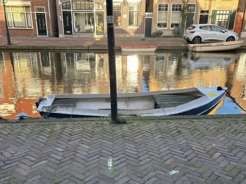 Weesbootje aan de Prinsekade