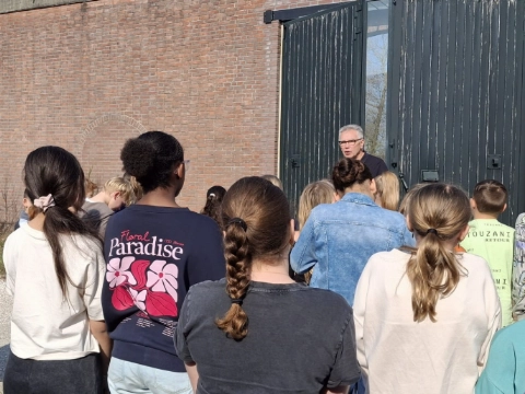 Bezoek van leerlingen aan Oranjehotel krijgt vervolg