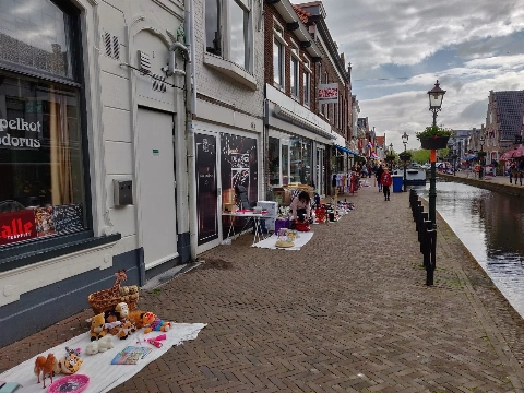 Hier mag je je kleedje neerleggen tijdens Koningsdag in Maassluis