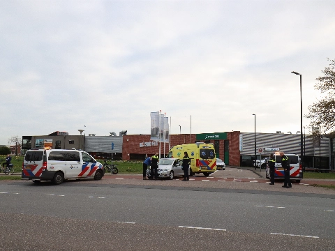 Tienermeisje gewond na botsing tussen auto en fatbike