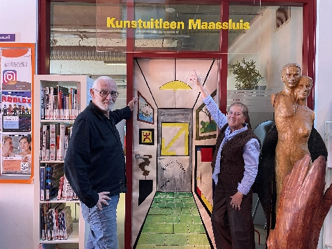 ‘Genoeg kale muren die wachten op kunst van de Kunstuitleen’