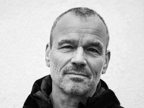 Ernst Jansz geeft bloemlezing uit zijn oeuvre in Theater Koningshof