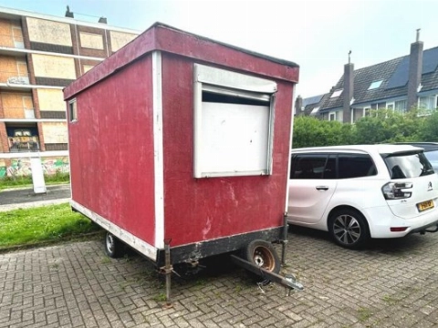 Verweerde keet aan De Genestetstraat moet weg