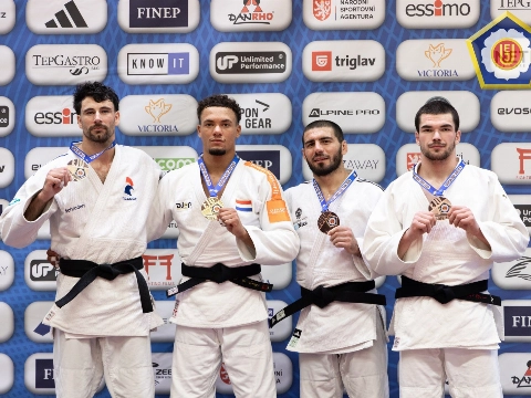 Judoka de Lange wint goud bij Praag Open