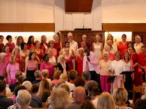 Gospelkoor houdt open repetitie