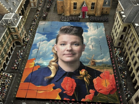 Kiki Schippers brengt talige, muzikale en wervelende solo over idealen