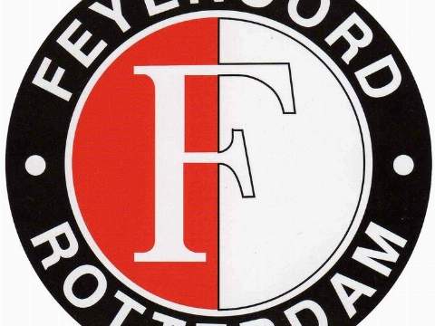 Feyenoordfans met boot van Maassluis naar de Kuip